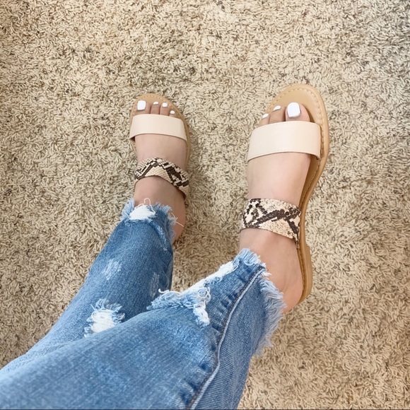 NEW Lori Sandal- in Nude Snake - Picture 6 of 6